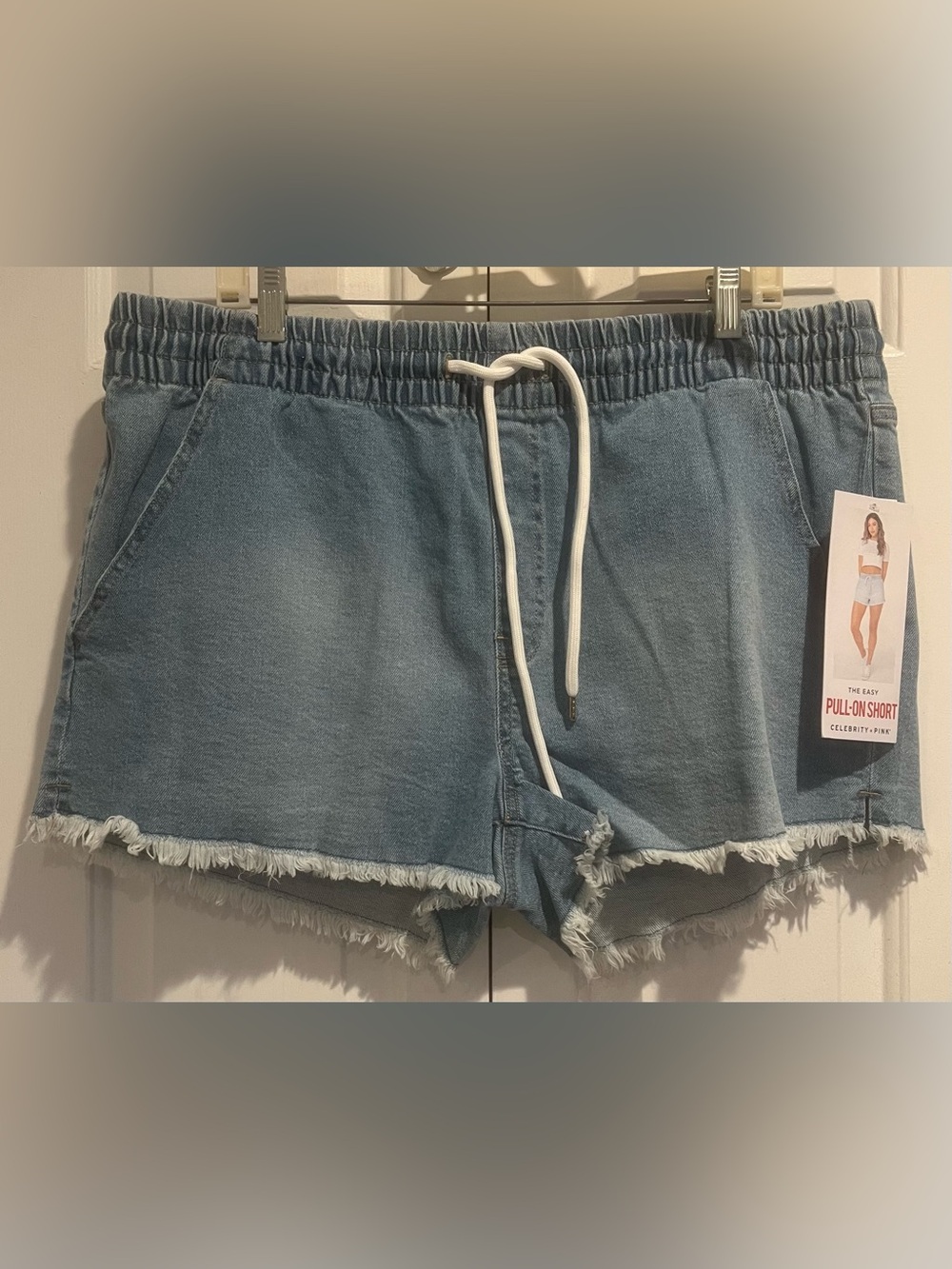 NWT💙Light Blue Denim Drawstring Pull-On Shorts w Pockets, Fringe Hem